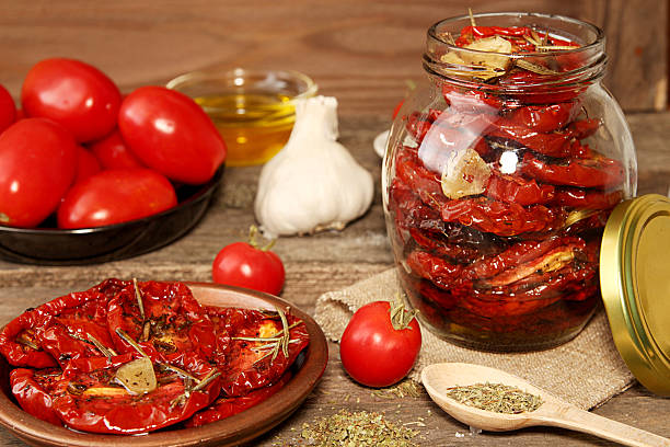 خرید گوجه خشک در روغن زیتون